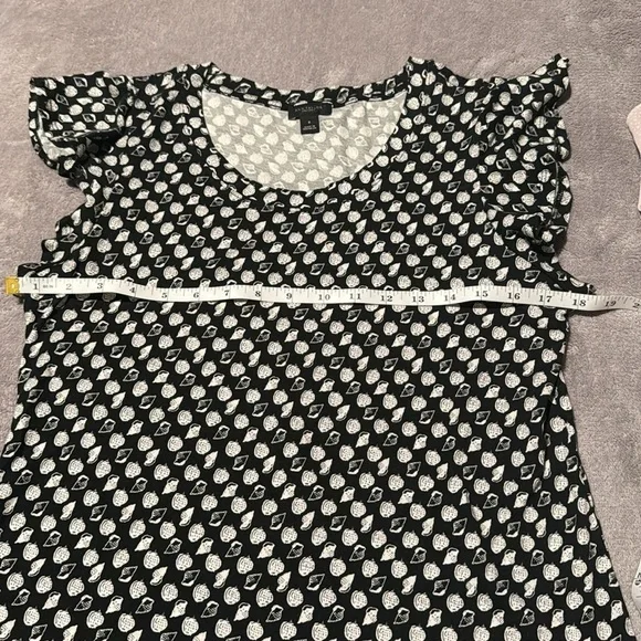 Beautiful Ann Taylor‎ Black with White Conch Shell Shirt - size Medium - Picture 6 of 6